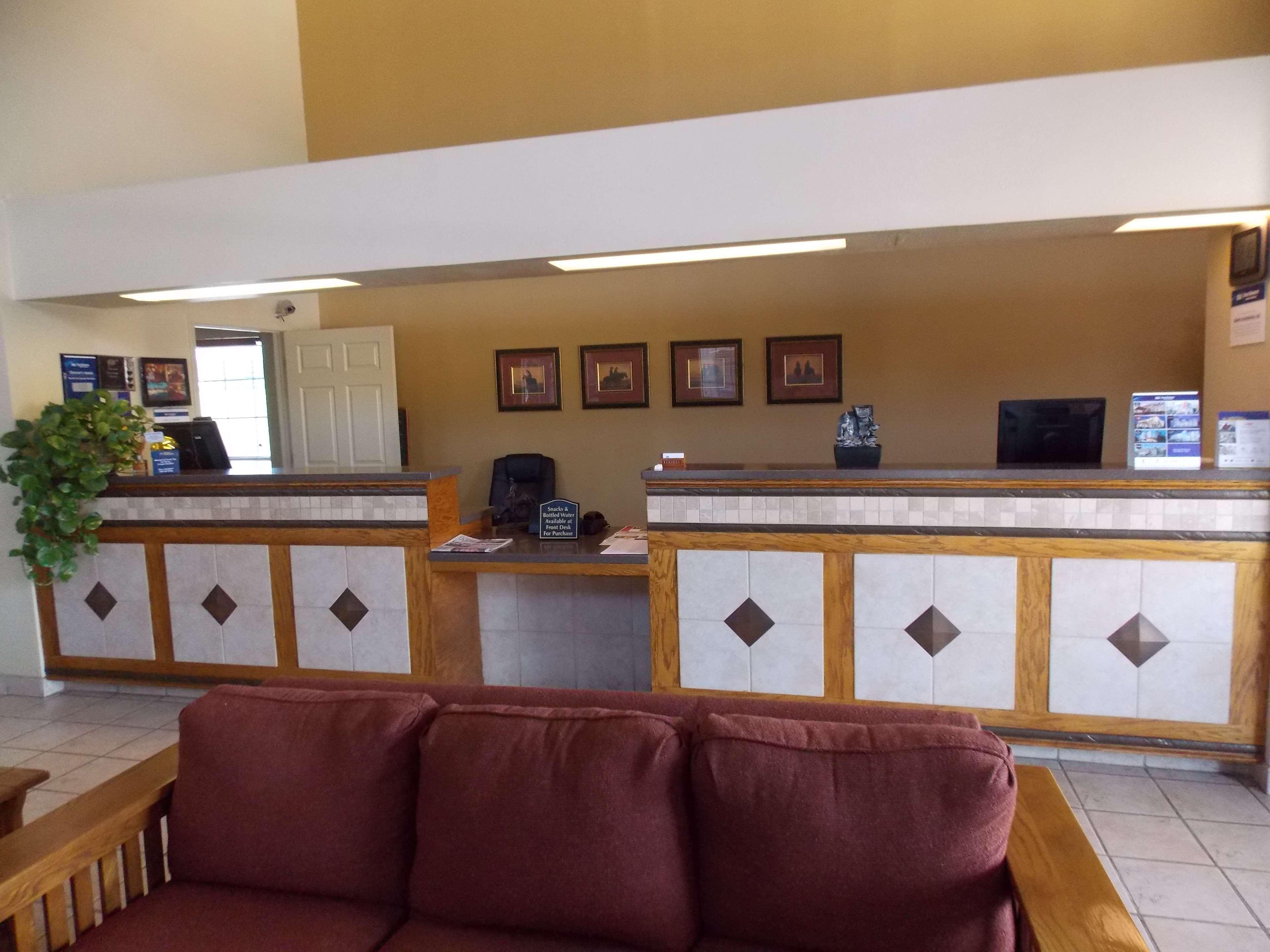 Best Western Executive Inn Hallettsville Exterior photo